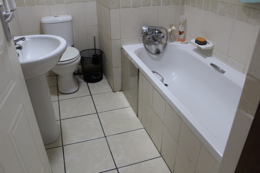 To Let 2 Bedroom Property for Rent in Heiderand Western Cape